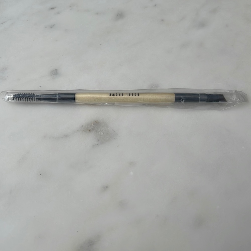 DUAL-ENDED BROW DEFINER/GROOMER BRUSH